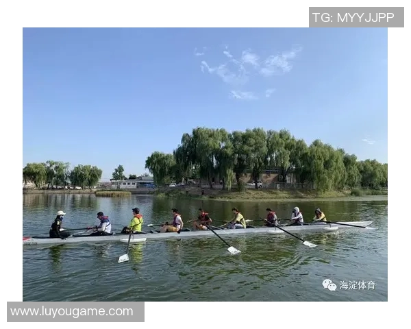 激烈角逐挑战极限展现速度与力量的游泳比赛盛况